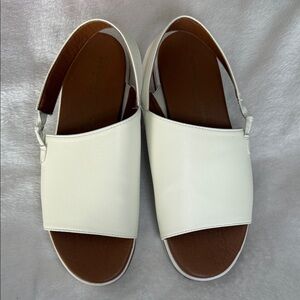 NEW Adrienne Vittadini Sport Chunky Sandals